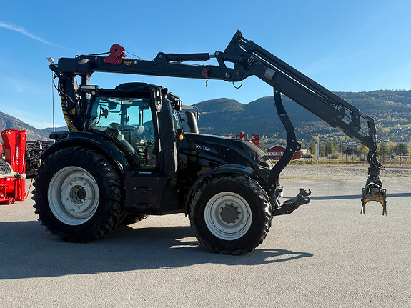 Valtra Skogens konge T 214D 2017, kr 1 370 000,-