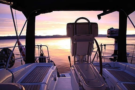 Grebbestad i høysesong, Oslo ellers. 3 lugarer. Topputstyrt Beneteau 13 of 14