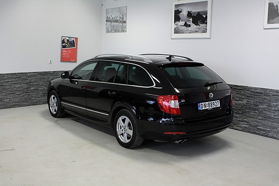 Skoda Superb 2 of 7