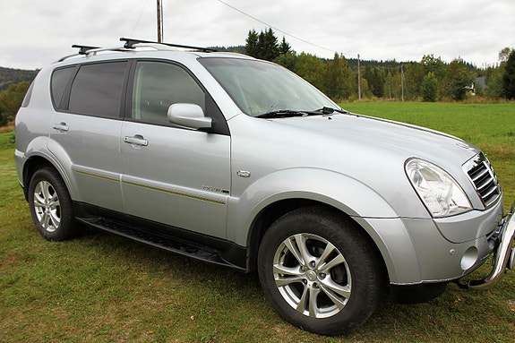 SsangYong Rexton 2 of 15
