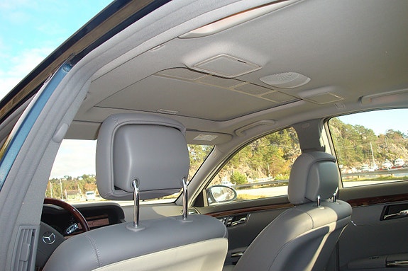 Mercedes-Benz S320 8 of 17