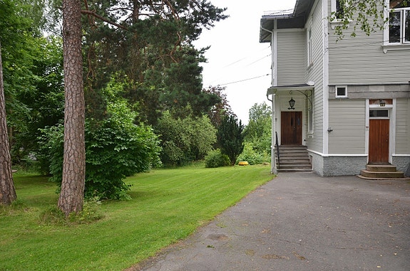 Garden/entrance house