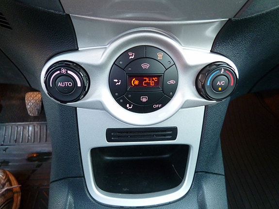 Ford Fiesta 14 of 26