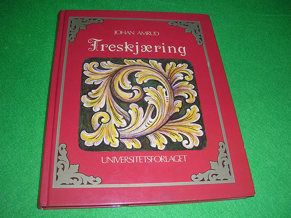 Johan Amrud - Treskjæring (1995)
128 sider. Rikt illustrert.