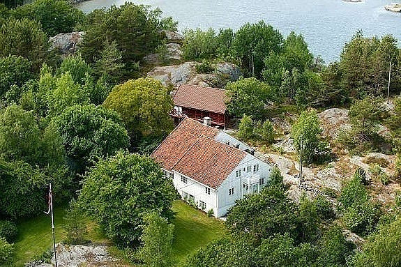 Hus Ågerøya Lillesand Kristiansand 12 Soverom 10 Bad Båt 18 fot 50 hk inkludert