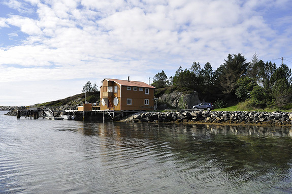 Sandøy,  flott sjøbu idyllisk beliggende på kaikanten