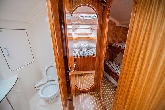 Seilbåt, 43 fot, til leie, Middelh. beste havn, Kroatia. Makspower litiumbatt. 23 of 30