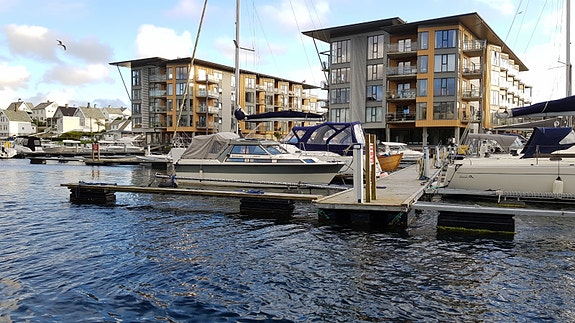 Haugesjøen Brygge / Hasseløy (Bakarøy) - Stor båtplass med enkel tilkomst 2 of 6