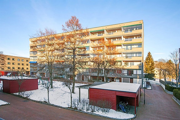 Velkommen til Hovseterveien 44 C! Leiligheten ligger i 4. etasje med flott utsikt.