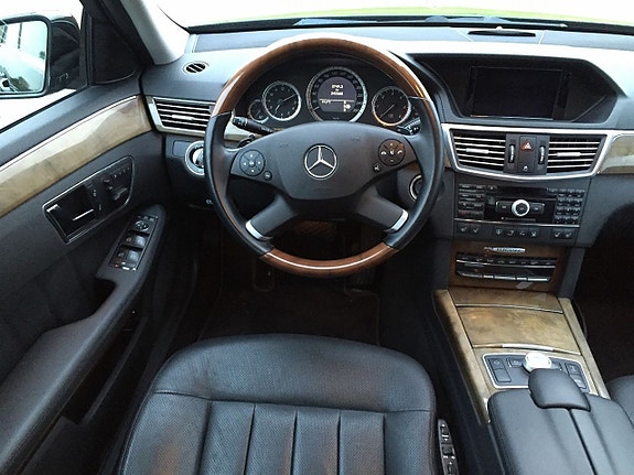 Mercedes-Benz E-Klasse 14 of 30