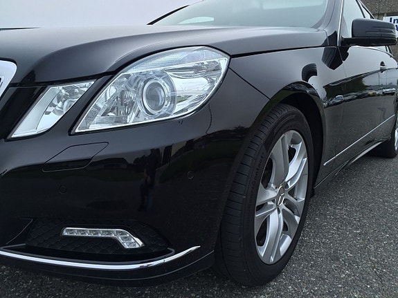 Mercedes-Benz E-Klasse 3 of 30