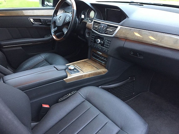 Mercedes-Benz E-Klasse 21 of 30