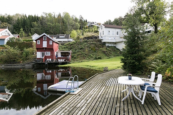 Sommerhus og brygger