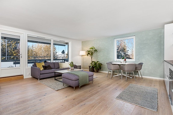 Skansen Terrasse 18 A er en moderne og nyrenovert 4-roms andelsleilighet med heis og egen inngang.