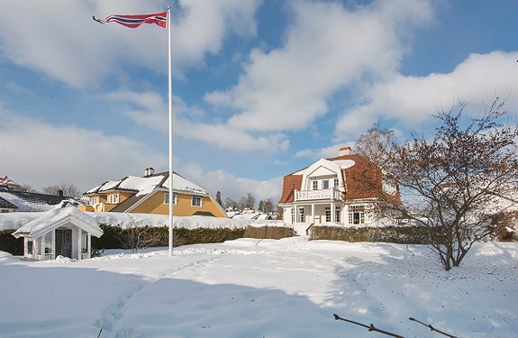 Velkommen til Idrettsveien 27 C, en klassisk og herskapelig villa i Jugendstil
