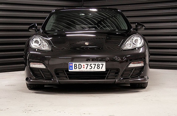 Porsche Panamera 3 of 18