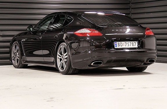 Porsche Panamera 2 of 18