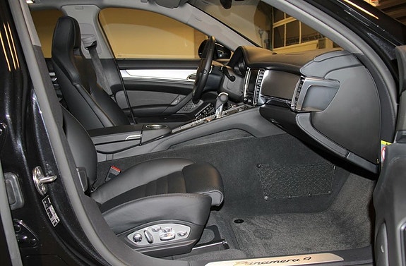 Porsche Panamera 9 of 18