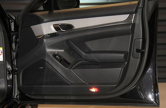 Porsche Panamera 14 of 18
