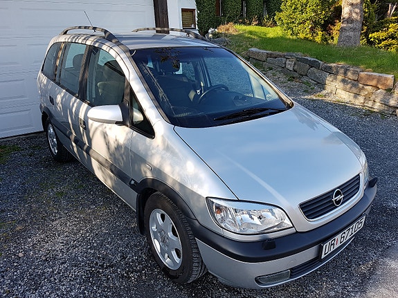 Opel Zafira 2 of 5