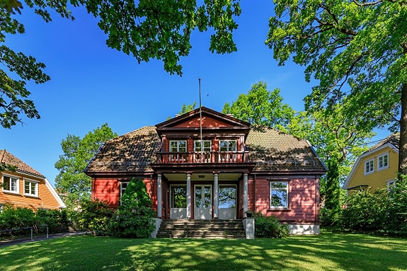 Fasade John Colletts allé 94