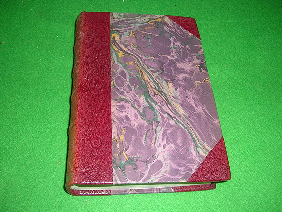 1 utgave - Tom Kristensen - Hærværk (1930)
441 sider. Skinnbind med 4 opphøyede bind. Gulldekor på ryggen.