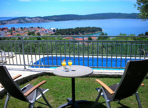 Koselig villa med hage, basseng og panorama utsikt  Ciovo / Trogir