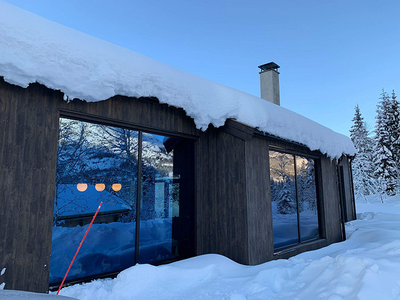 Ny og moderne hytte sentralt i Hemsedal m/ski inn (Ny i 2019)