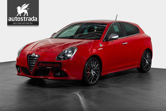 Alfa Romeo Giulietta ALFA QV Skinn Xenon Bose PDC Tonet glass