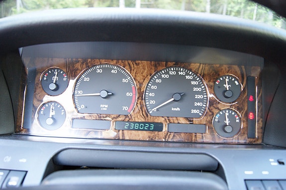 Jaguar XJ 10 of 30