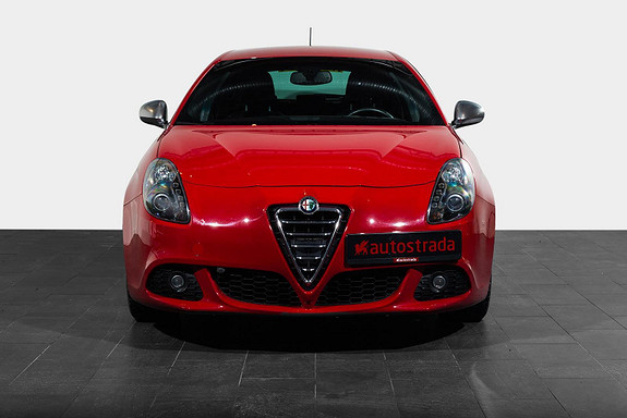 Alfa Romeo Giulietta ALFA QV Skinn Xenon Bose PDC Tonet glass