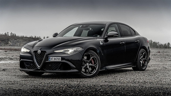 Alfa Romeo Giulia 2.9 QUADRIFOGLIO V6 510hk