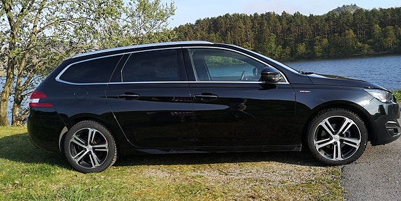 Peugeot 308 8 of 29