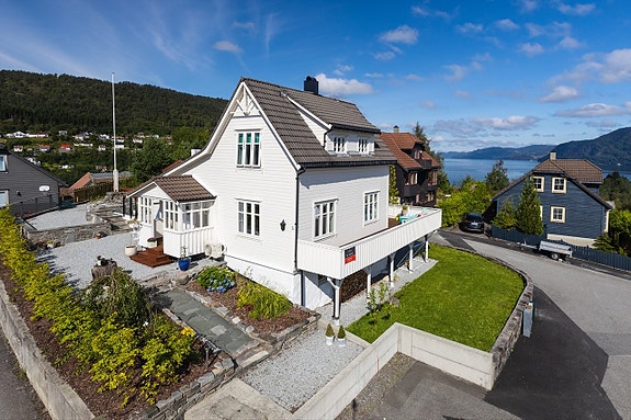 Velkommen til en nydelig eiendom i Kjelånæ 7A.
