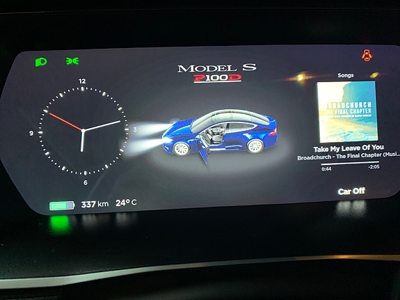 Tesla Model S 8 of 8
