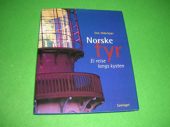Ove Olderkjær - Norske fyr. Ei reise langs kysten (1999)
Bok med vareomslag. 166 sider. Gjennomillustrert. (250 kr)