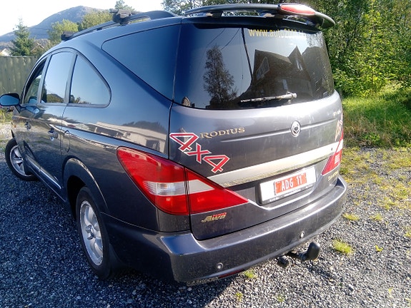 SsangYong Rodius 6 of 15