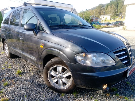 SsangYong Rodius 2 of 15