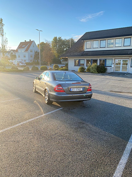 Mercedes-Benz E-Klasse 4 of 14