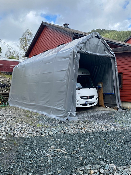 Kraftig ramme 900 gram pvc, denne tåler snø hall-telt.no