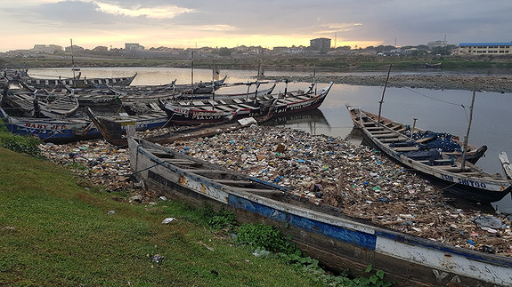 Norwaste har vært engasjert i et større avfallsprosjekt i Ghana for å etablere en fabrikk for å konvertere plastavfall fra restavfall og "waste pickers" til olje gjennom pyrolyseprosess.