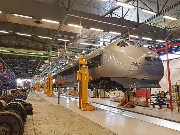 Eilert Smiths vei. Smøregrav for flytoget. Her under fullskalatest.