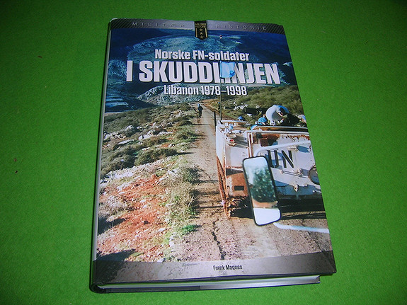 Norske FN-soldater i skuddlinjen Libanon 1978-1998 (2018)
Bok med vareomslag. 456 sider. Rikt illustrert.