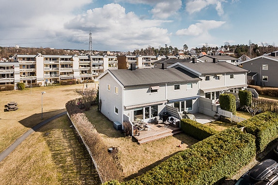 Manglerudveien 100 presenteres av daglig leder Tommy Stensrud v/Boa Eiendomsmegling Oslo Øst.