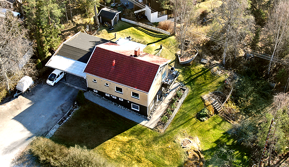 Nordvik v/Moestue har gleden av å presentere Langhusveien 200, en innholdsrik og påkostet enebolig som passer utmerket for barnefamilier!
Velkommen til visning!