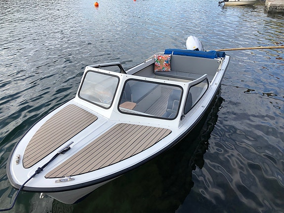 Praktisk, romslig familiebåt / Daycruiser. Ledig uke 31,32 ++ 2 of 3