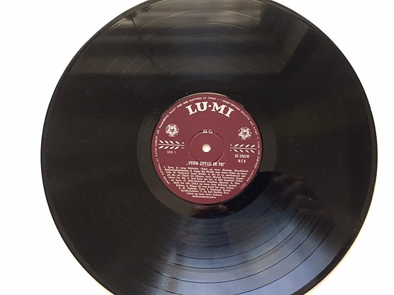 Product image 1 of 3