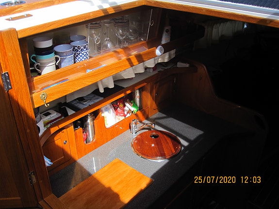 Marex 290 Sun Cruicer. 19 of 30