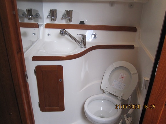 Marex 290 Sun Cruicer. 8 of 30