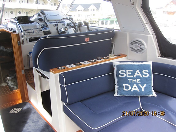 Marex 290 Sun Cruicer. 11 of 30